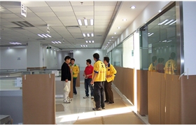 广州搬家现场：精达公司搬运